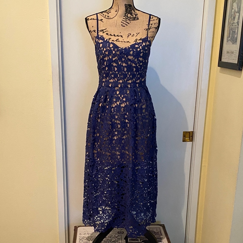 Chic Royal Blue Lace Midi Dress